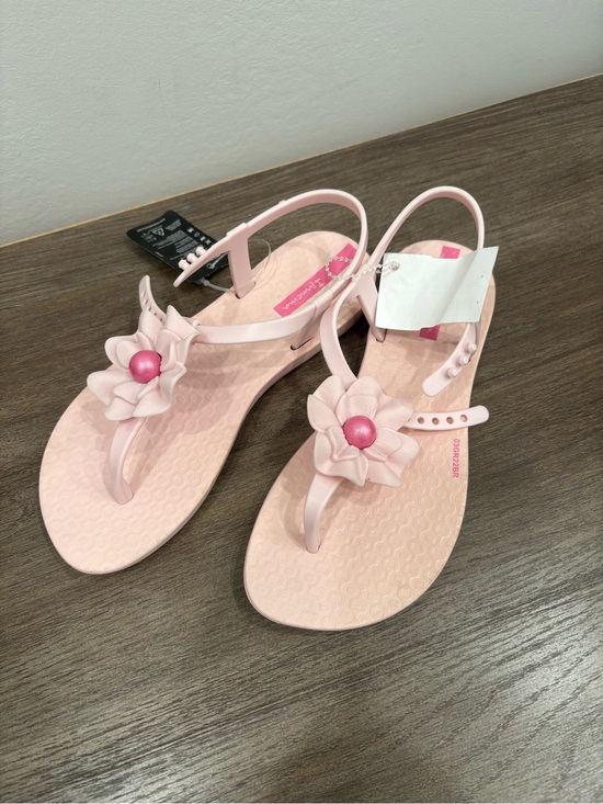 Ipanema Other - Ipanema Girls Light Pink Floral Thong Sandals